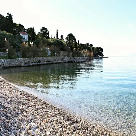 Apartment With Parking Space Lukoran, Ugljan - 25081 *