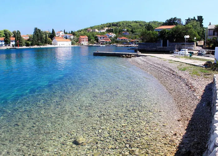 With Parking Space Lukoran, Ugljan - 25081 *