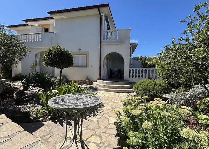 With Parking Space Lukoran, Ugljan - 25081 Lukoran