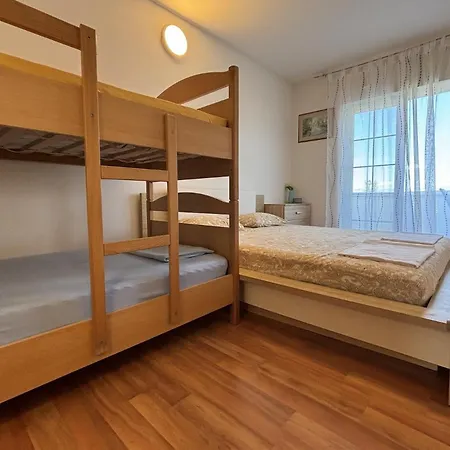 Apartmán With Parking Space Lukoran, Ugljan - 25081
