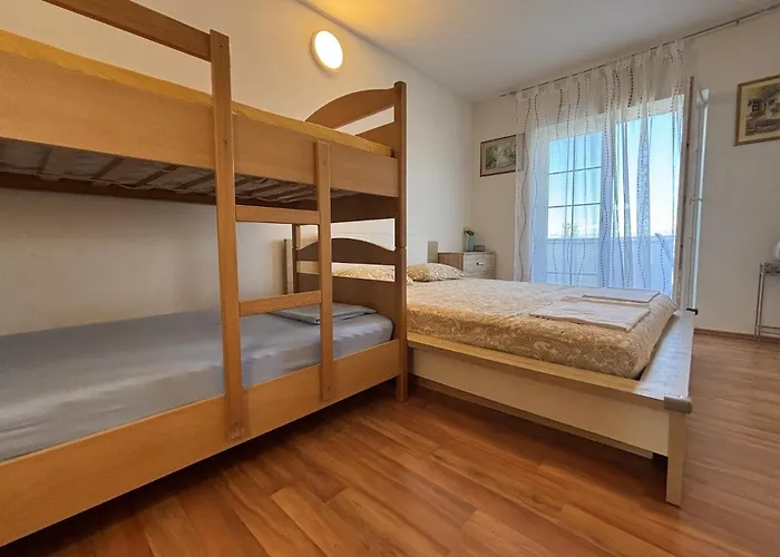 Apartamento With Parking Space Lukoran, Ugljan - 25081